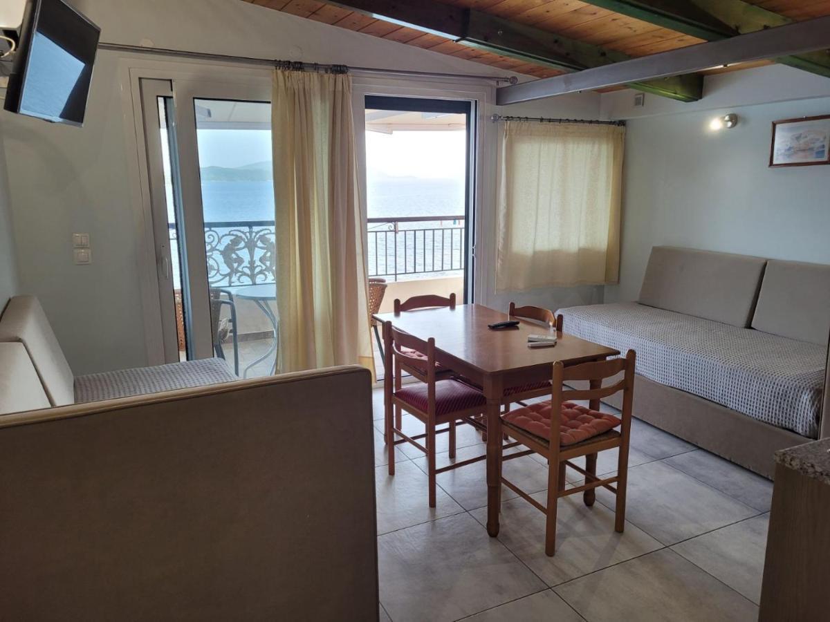 Logan'S Beach Hotel Nydri  Exterior foto