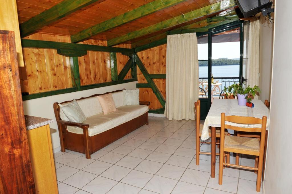 Logan'S Beach Hotel Nydri  Quarto foto