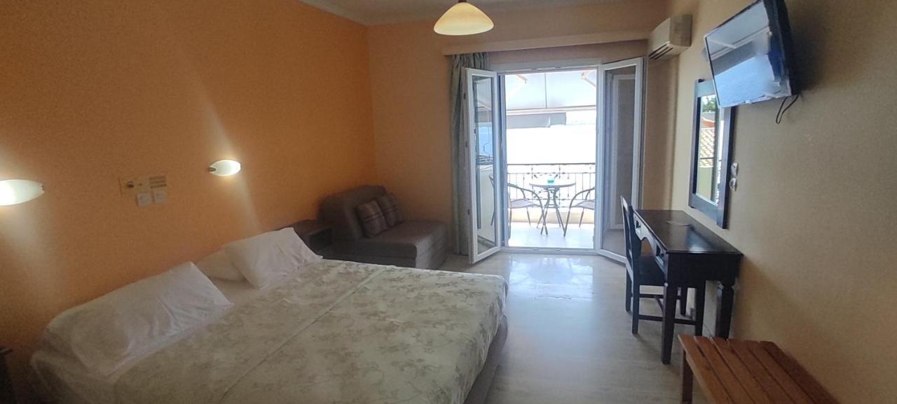 Logan'S Beach Hotel Nydri  Exterior foto