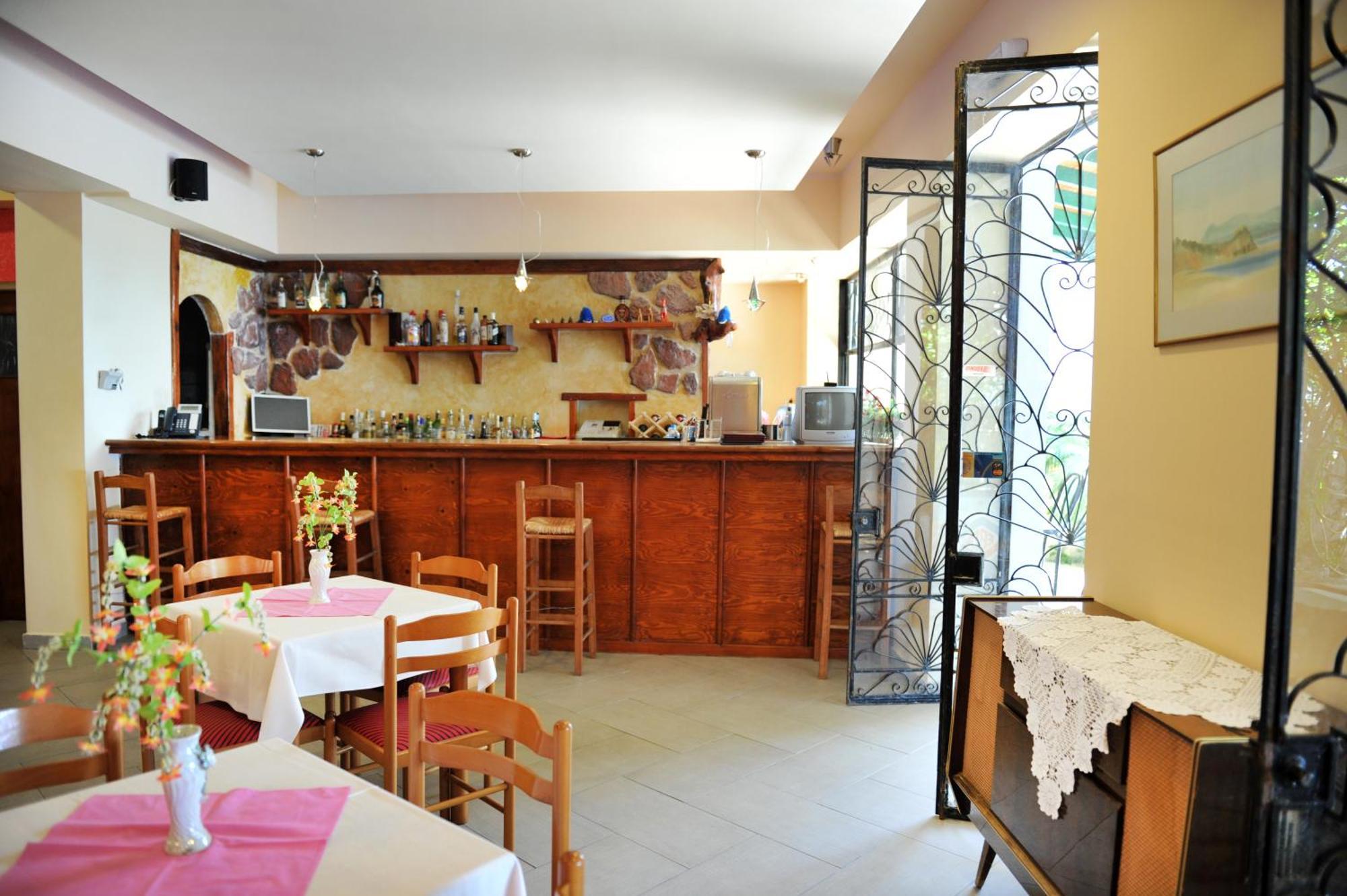 Logan'S Beach Hotel Nydri  Exterior foto