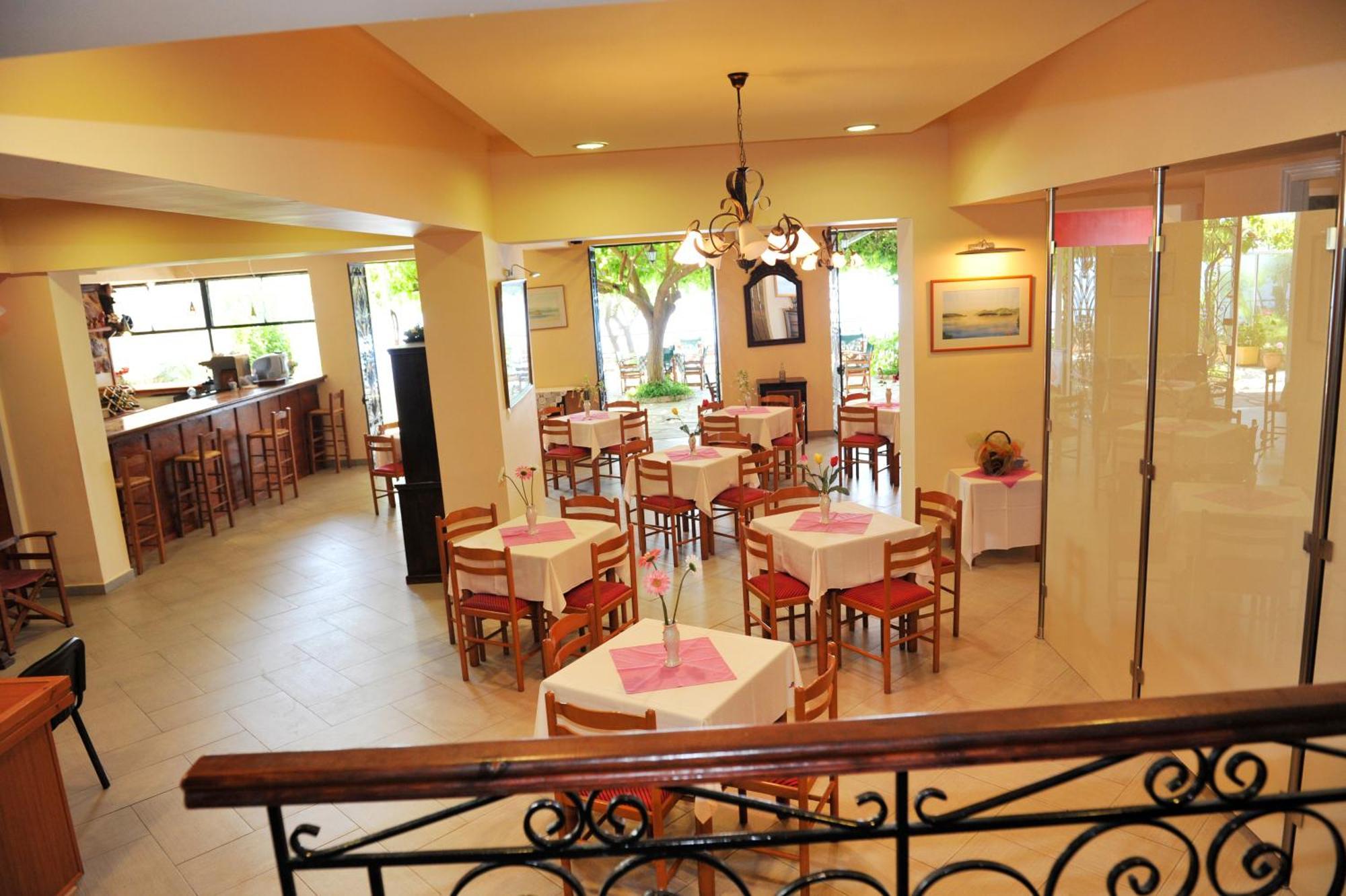 Logan'S Beach Hotel Nydri  Exterior foto